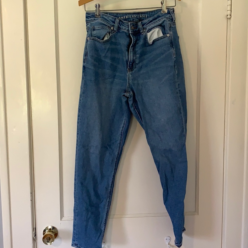AMERICAN EAGLE Mom Jean